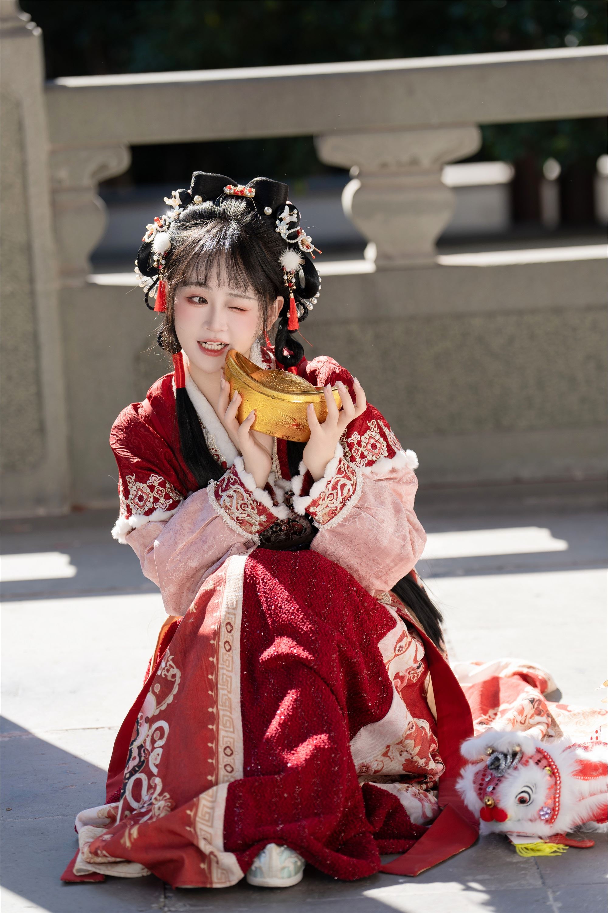 YITUYU艺图语 2025.01.31 提前过蛇年了 湫一只岁岁